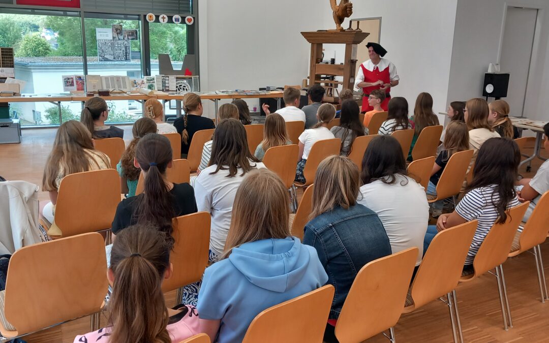 Gutenberg und Luther – Ein spannendes Religionsprojekt für die Fünft- bis Siebtklässer der Holderbergschule