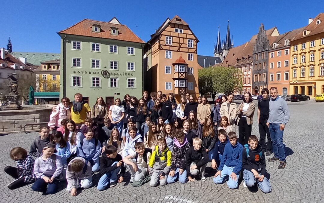 Musik verbindet die Jugendlichen Europas Austauschfahrt der Musikklassen und der Brass Band der Holderbergschule nach Tschechien