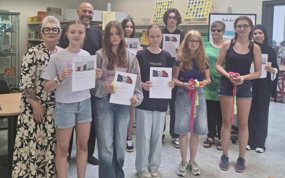 Vorlesewettbewerb Französisch an der Holderbergschule Schülerinnen und Schüler der 7. – 9. Klassen überzeugen durch Vorleseleistungen